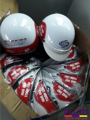 in logo lên mũ bảo hiểm